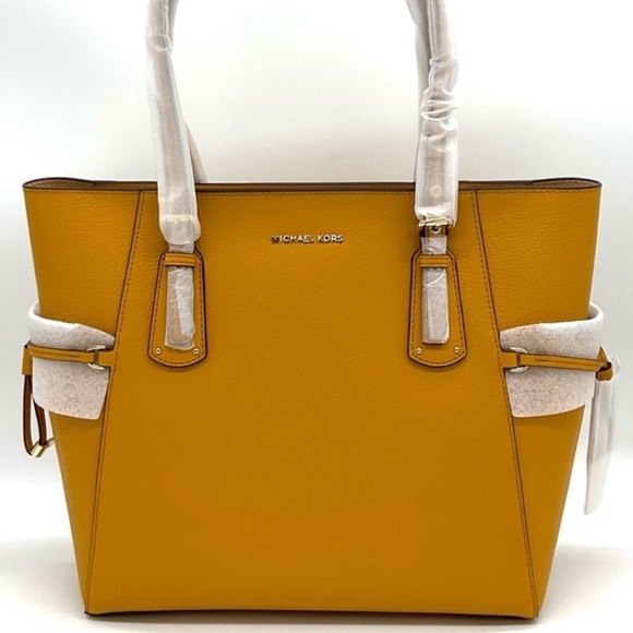 Michael Kors Voyager EW Tote Bag Leather Marigold - Picture 1 of 9